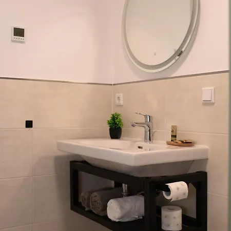 Апартаменты Mein Traeumchen Apartements- 5 Blau Stillvoll Und Zentral Uebernachten