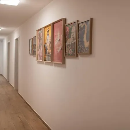 Mein Traeumchen Apartements- 5 Blau Stillvoll Und Zentral Uebernachten *